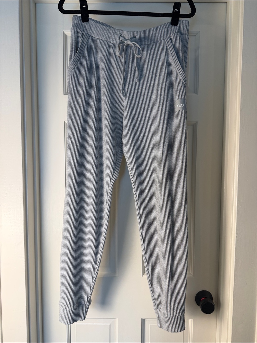 ALO Yoga Muse Sweatpant in Athletic Grey - Picture 1 of 8